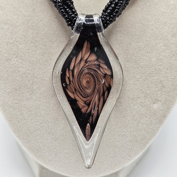 VINTAGE Black Seed Bead Italian Glass Pendant Necklace - Picture 3 of 9